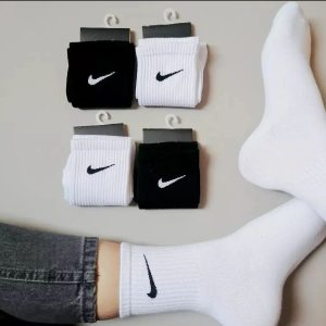 جورا ب نیم ساق اسپرت طرح نایک سفید و مشکی ز لادن (12جفتی)