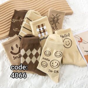 (10جفتی) جوراب ساقدار زنانه طرح لبخند کرم میکس میکس کد 4066 لادن